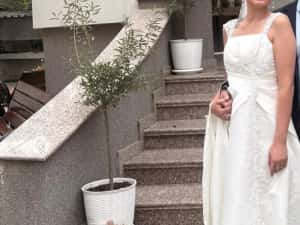 Rochie de mireasa de la Alexander Reid. Purtata 2 ore in stare impecabila. Marimea 38-40.