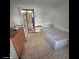 Cameră de cămin cu baie proprie