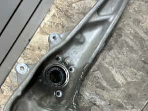 Fuzeta / rulment bmw G70 i7 seria 7 stanga fata 2023-2025 — miniatura 2