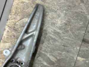 Fuzeta / rulment bmw G70 i7 seria 7 stanga fata 2023-2025 — miniatura 3