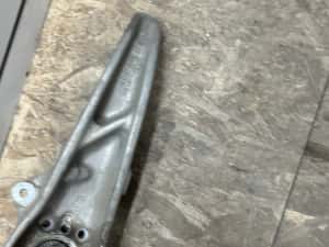 Fuzeta / rulment bmw G70 i7 seria 7 stanga fata 2023-2025 — miniatura 8