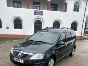 Vând Dacia Logan MCV 1.6