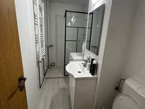 Inchiriez ap 1 camere finisat — miniatura 4