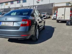 Skoda Octavia 2019  România consum 5, 6 oraș — miniatura 3