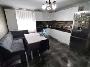 Apartament 3 camere decomandat zona Petrodava, Precista