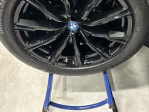 Jante Bmw X5 X6 R20 G05 G06 Originale M740 Black Bridgestone  90% de vara 2024 — miniatura 2