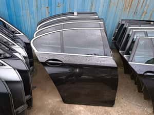 usa portiera dreapta spate bmw f10 negru 668 seria 5 schwarz — miniatura 5