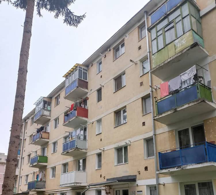 De vânzare apartament cu 3 camere în Sfântu Gheorghe — fotografie 1 din 6