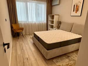 Proprietar, inchiriez ap 3 camere, apartament in vila, Piata Romana — miniatura 5