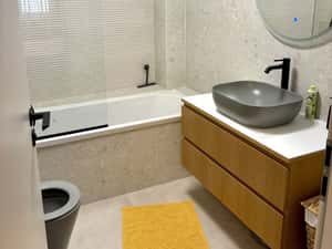 Proprietar, inchiriez ap 3 camere, apartament in vila, Piata Romana — miniatura 6
