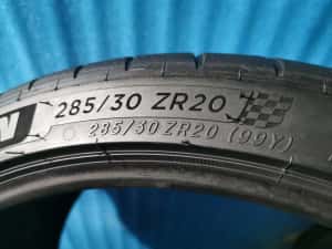 285/30 ZR20 pirelli o bucata 285/30 ZR20 michelin o bucata — miniatura 9