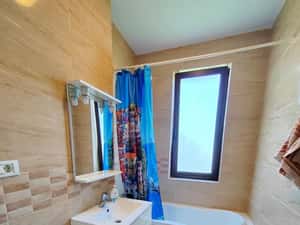 Închiriez apartament cu 2 camere în bloc nou cu loc de parcare — miniatura 6