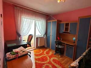 De vanzare apartament 3 camere și 2 balcoane, zona centrala Roman Voda — miniatura 6