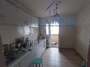 Apartament 3 camere, Blvd Republicii, et 8/10 - 88900 euro negociabil — miniatura 6