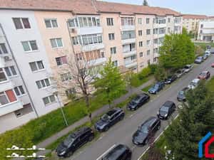 Apartament 3 camere in Sibiu zona Cedonia M Viteazu — miniatura 1