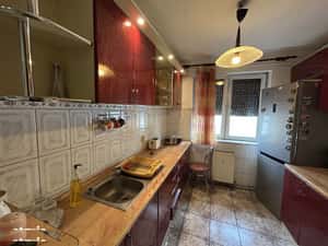 Vand apart.3 cam.ultracentral,B-dul Dragalina,et.1/4,centrala pe gaz — miniatura 1
