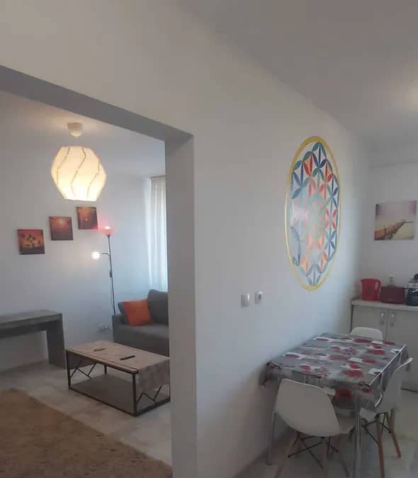 Închiriez apartament 2 camere ,B dul Dacia ,zona Palatul Episcopal — fotografie 1 din 10