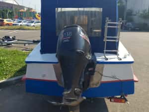 Vând barca cabinata cu motor și peridoc — miniatura 2