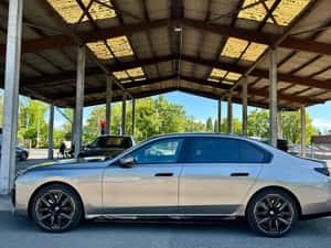 BMW i7 2025 - Electric, 3800 km, Gri — miniatura 1