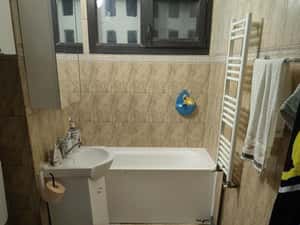Vand apartament 3 camere 80mp +curte — miniatura 4