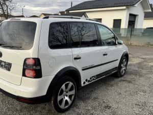 Vw Touran Cross 2009 170 cp — miniatura 3