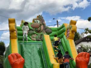 Tobogan gonflabil, locuri de joaca, idei onomastice — miniatura 4