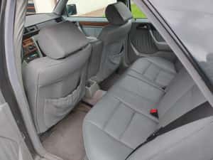 Mercedes-Benz W124 200E Automat – 1991 | 148.000 km — miniatura 5
