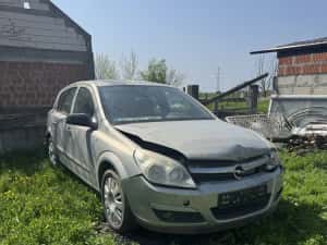 Opel astra H  … avariat conform pozelor — miniatura 2