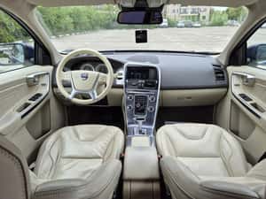Volvo XC60 2012 4x4 – siguranță, putere și confort premium — miniatura 5