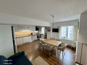 Apartament 3 camere, 81 mp, Micro 12 — vedere deschisă — miniatura 1