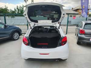 Vand Peugeot 208 2018 Benzina 1199 cmc Neavariata — miniatura 5