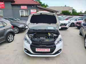 Vand Peugeot 208 2018 Benzina 1199 cmc Neavariata — miniatura 6