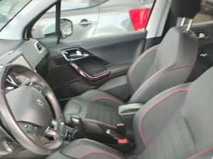 Vand Peugeot 208 2018 Benzina 1199 cmc Neavariata — miniatura 8