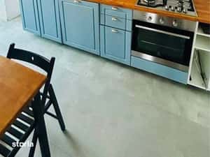 Inchiriez apartament 2 camere zona centrala — miniatura 4