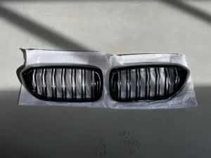 Grile Duble M Negru Lucios Bmw Seria 5 G30/G31/G38 Non LCi — miniatura 2