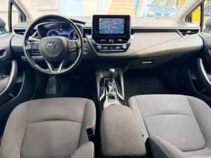 Toyota Corolla / hybrid / 05.2024 / bord digital / incalzire scaune si volan / automata — miniatura 5