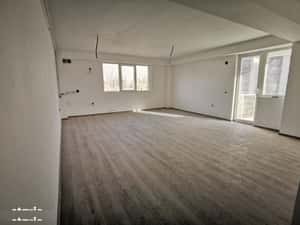 Apartamente INTABULATE 1-2-3 camere in Tractorul — miniatura 3
