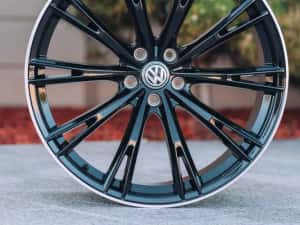 Jante Roti Audi Volkswagen R19 5x112 Passat Golf Tiguan Touran EOS Scirocco Phaeton Jetta Aliaj Nou — miniatura 3
