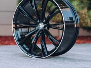 Jante Roti Audi Volkswagen R19 5x112 Passat Golf Tiguan Touran EOS Scirocco Phaeton Jetta Aliaj Nou — miniatura 6