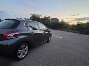 Peugeot 2008 Benzina 1.2 Model 2015 — miniatura 4