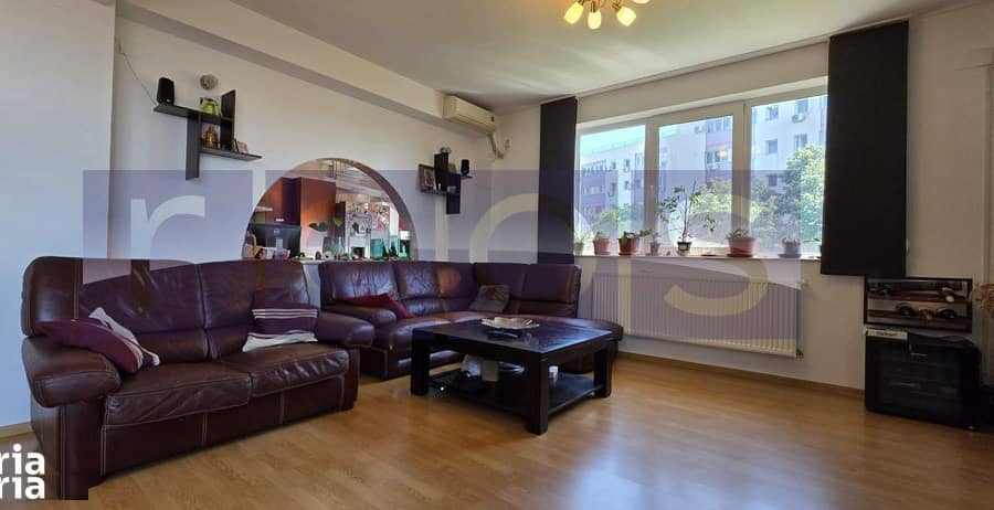 VANZARE DUPLEX 4 CAMERE DECOMANDAT- DRISTOR — fotografie 1 din 6