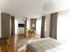 Apartament 3 camere cu vedere la lac | Parcare inclusă | Iulius Mall