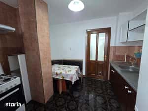 2 camere, decomandat, zona Spitalul Vechi, etaj intermediar — miniatura 5