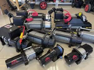 Troliu electric 12V 3000lbs cablu 9.2m,telecomanda cu fir ,nou