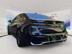 BMW 740 Berlină 2025 Diesel 299 cp — miniatura 4