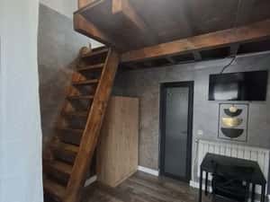 Garsoniera la curte zona centrala — miniatura 5