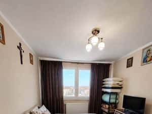Vand apartament cu doua camere + boxă inclusă în CF — miniatura 2