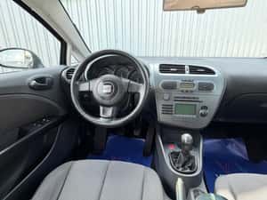 Seat Leon 2.0 TDI DPF Style — miniatura 6