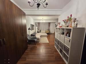 Apartament 2 camere open space, cu lift și parcare proprietate — miniatura 2