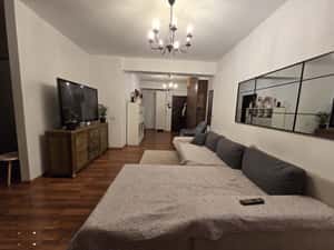 Apartament 2 camere open space, cu lift și parcare proprietate — miniatura 3